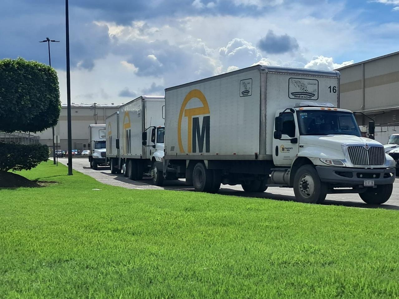 Unidades de Transporte Mumor formadas en un centro de distribución
